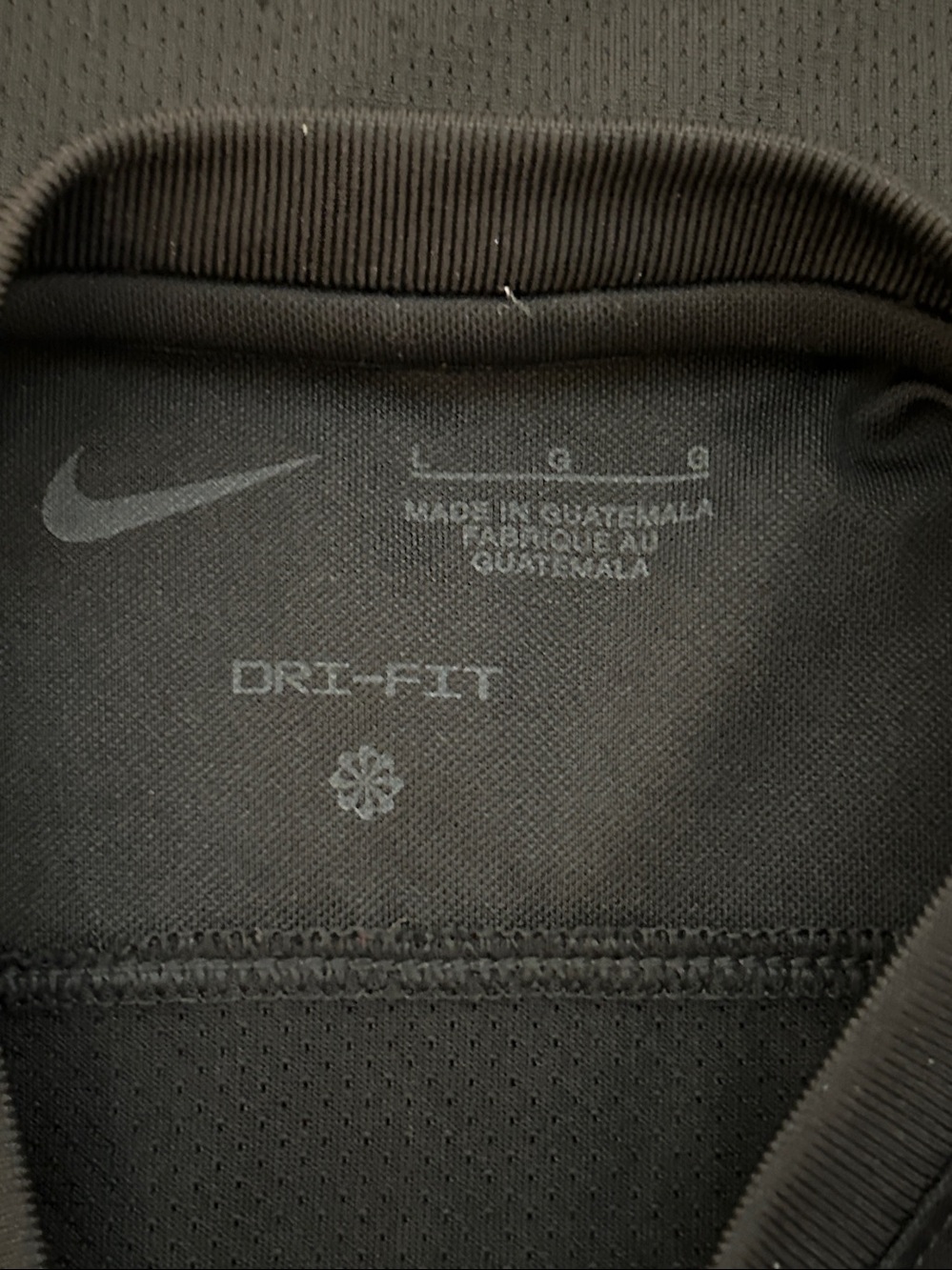 Nike Boy’s DRI-Fit Tee. Large - Picture 5 of 6